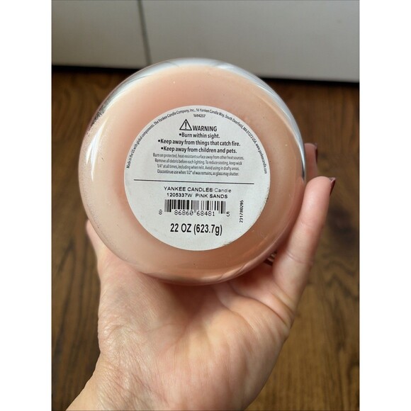 NEW Pink Sands Yankee Candle Original Large Jar Candle 22 oz - Picture 4 of 5